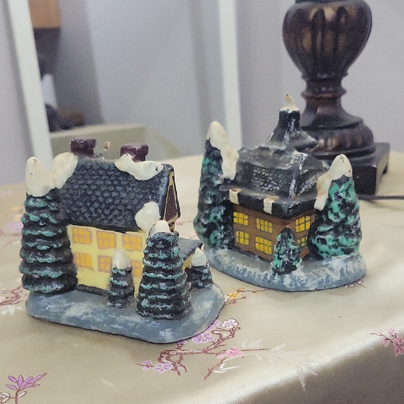 Charming Snowy Village  Vintage Wax Candles - Picture 4 of 5